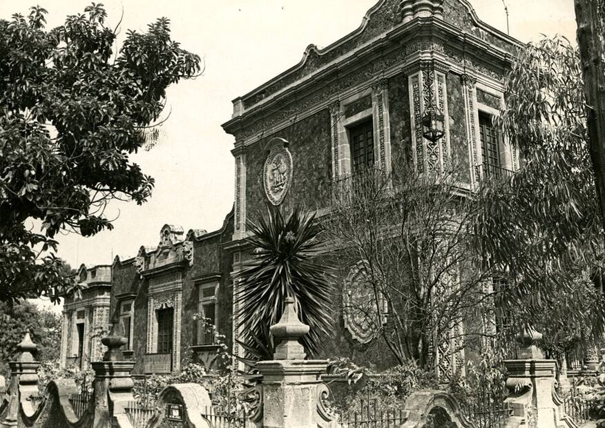 La casona de Zuno Hernández, que él mismo diseñó, ya entonces se consideraba una joya arquitectónica. Una semana antes de su secuestro, la donó a la Universidad de Guadalajara, que desde 1993 la ocupa como Archivo Histórico. Archivo EL UNIVERSAL.