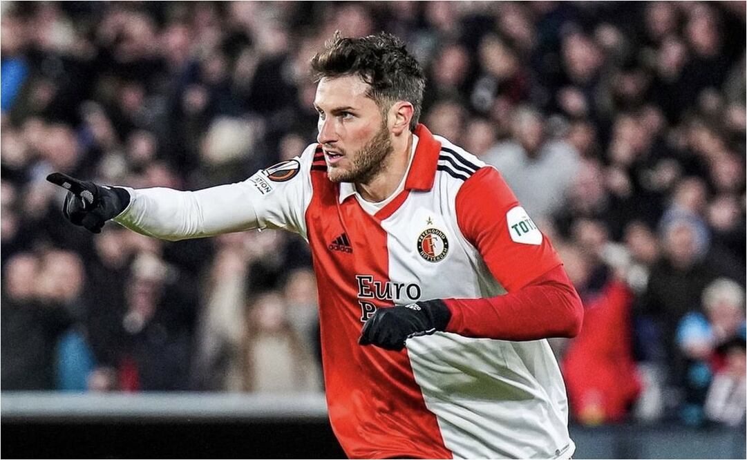 FOTO: ESPECIAL - Santiago Giménez en un  partido con el Feyenoord