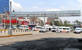 Transportistas bloquean accesos al Metro Cuatro Caminos; denuncian afectaciones de la Línea 3 del Mexicable