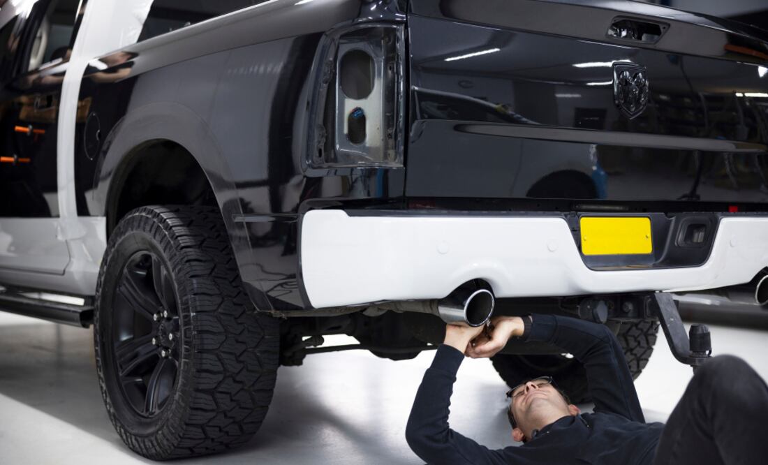 Escape de auto. Foto: Freepik