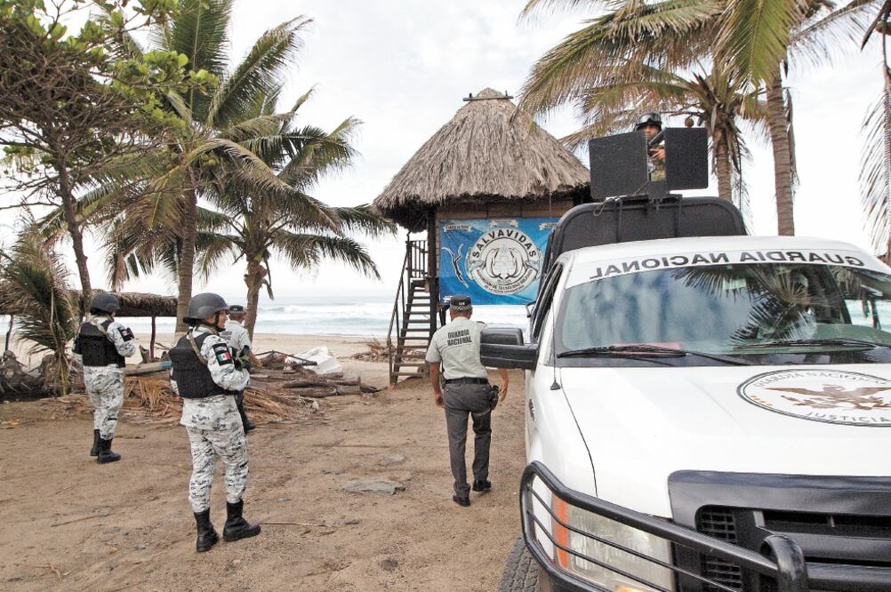 En los primeros días de su arribo a la entidad, la Guardia Nacional realizó proximidad social y en algunos casos acompañamiento a las policías locales. Foto/CHARBELL LUCIO