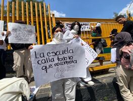 Padres y alumnos realizan concentración pacífica en CCH Sur; exigen seguridad tras asesinato de estudiante
