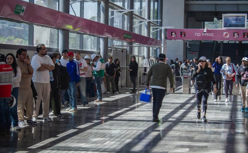 Entregan 150 vacunas más en módulo de vacunación en Cetram Observatorio. 
Foto: Santiago Reyes