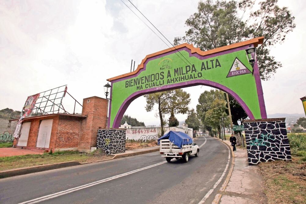La propuesta para el puente vehicular sería en la zona conocida como “el entronque” de la carretera federal y San Gregorio Atlapulco, en los límites con Xochimilco. (FOTO: ARCHIVO EL UNIVERSAL)