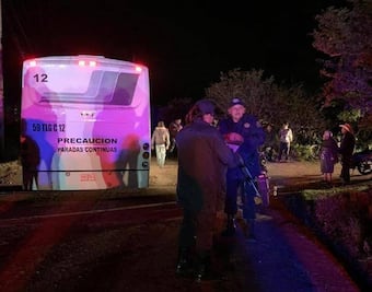 Dos heridos por disparos en asalto a microbús en Hidalgo