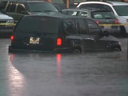 Mueren dos hombres en sótanos inundados de Nueva York tras horas de lluvia y viento torrenciales