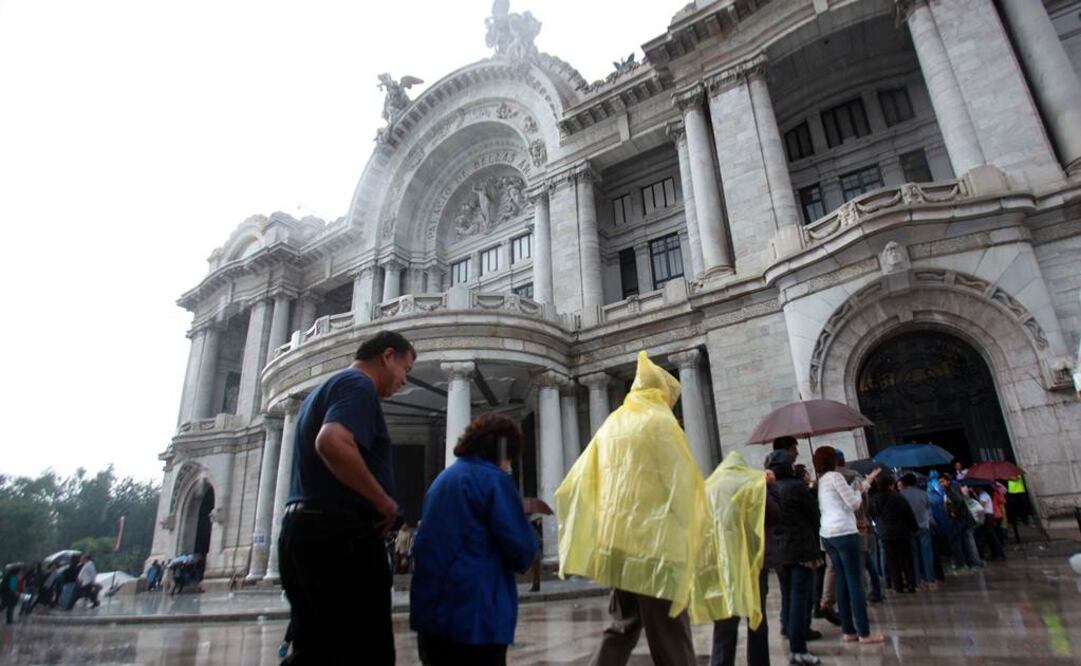 En la capital del país habrá un ambiente caluroso con lluvias ligeras por la tarde, previó la Secretaría de Gestión Integral de Riesgos y Protección Civil.