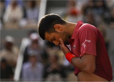 Novak Djokovic se retira de Roland Garros por lesión