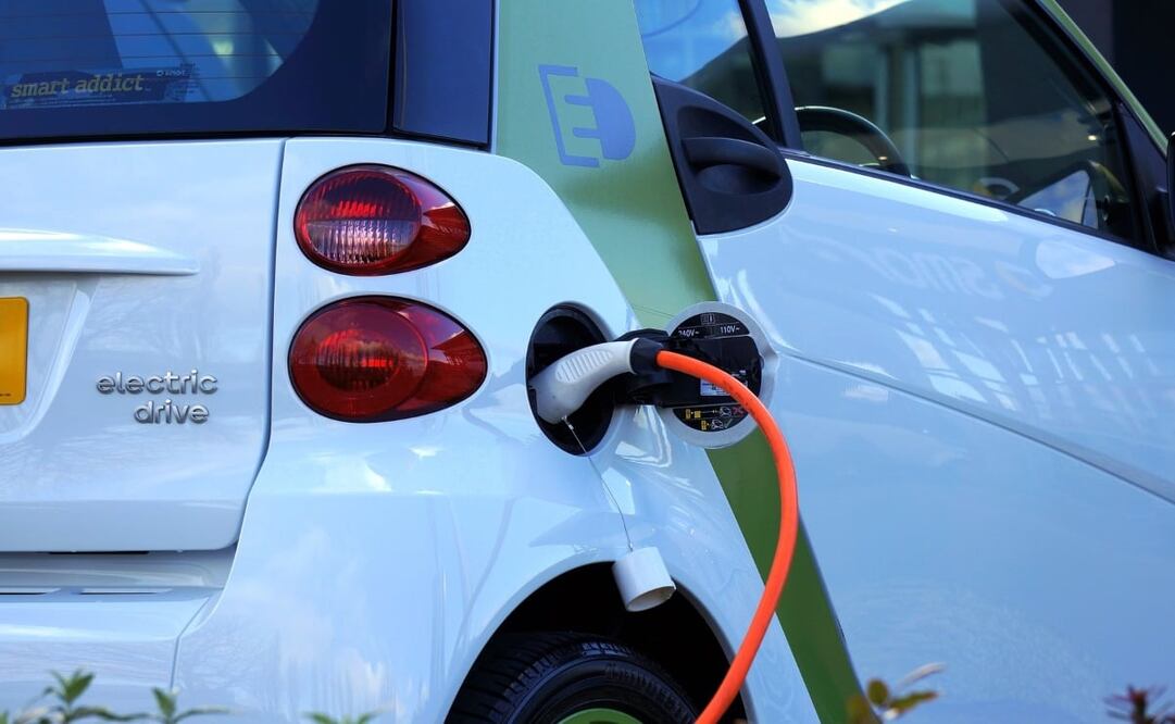 Los autos eléctricos también pueden presentar fallas comunes en los autos de combustión. Foto: Pixabay 