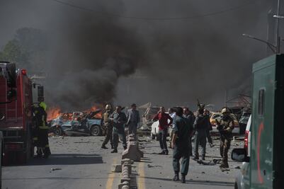 Atentado en Kabul causa la muerte de 80 personas