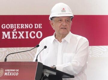 A días de irse, AMLO autoriza a Pemex diferir el pago de impuestos de agosto