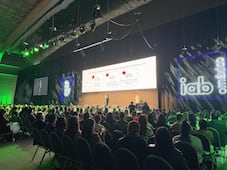 La IA ya está cambiando la publicidad y esto fue lo que vimos en IAB Conecta 2026