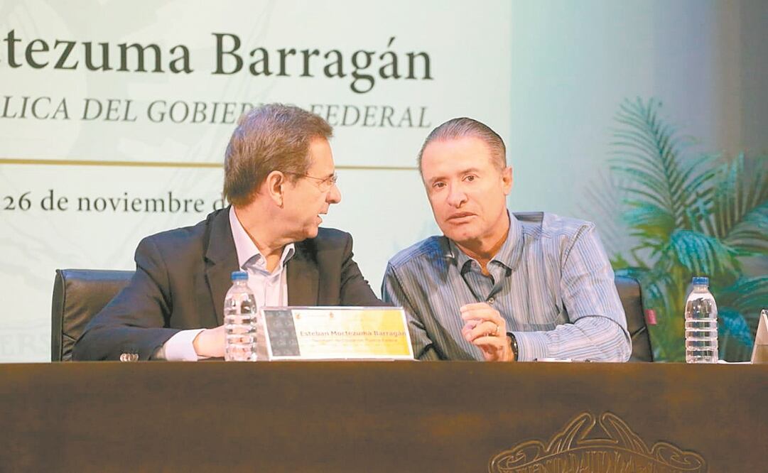 El titular federal de la SEP, Esteban Moctezuma, y el gobernador de Sinaloa, Quirino Díaz Ordaz, durante un encuentro con universitarios. Foto: ESPECIAL