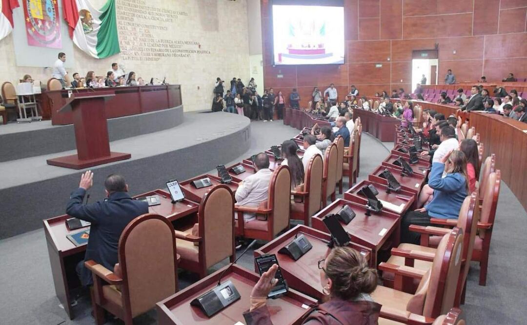 El Congreso de Oaxaca exhortó al Gobernador y al titular de educación en la entidad a crear un “mecanismo especial” para otorgar su título profesional a maestros de educación básica (11/02/2025). Foto: Oficial