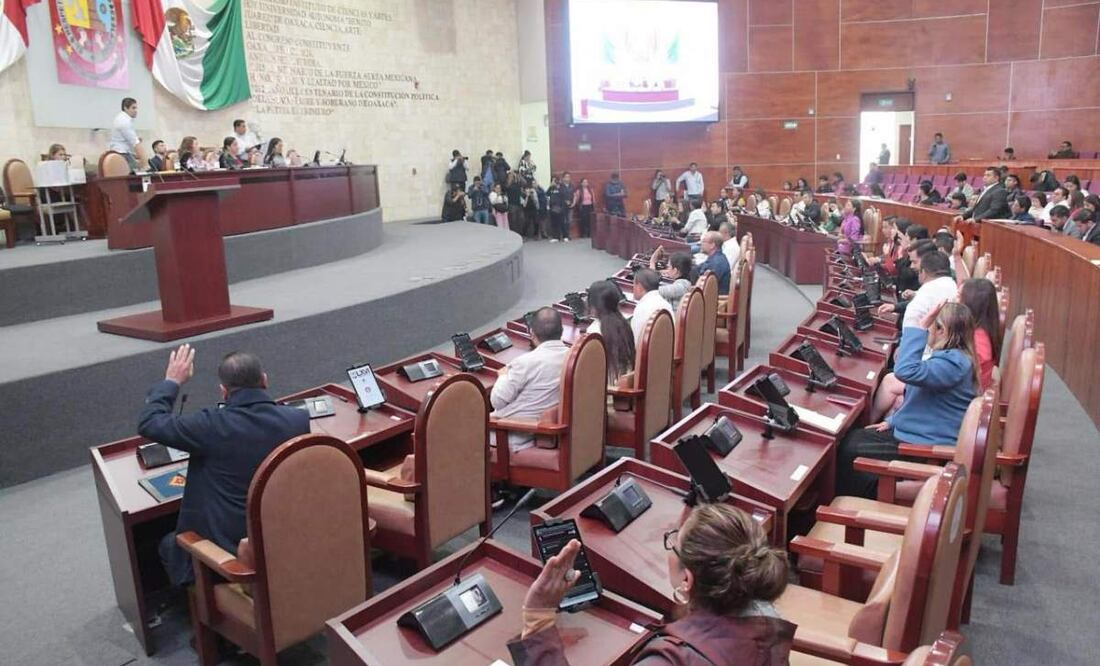 El Congreso de Oaxaca exhortó al Gobernador y al titular de educación en la entidad a crear un “mecanismo especial” para otorgar su título profesional a maestros de educación básica (11/02/2025). Foto: Oficial