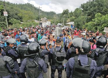 Caravana avanza; otro grupo se dirige hacia El Salvador