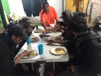 Agentes del INM allanan casa de migrantes en Coahuila; detienen a 7