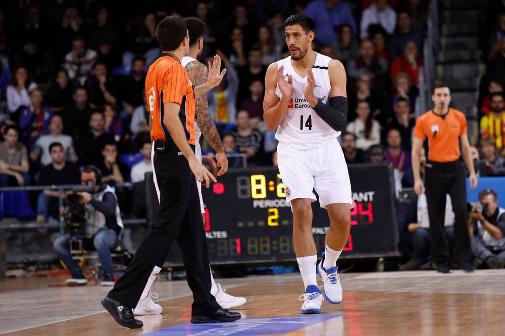 Imago7. Gustavo Ayón destacó 8 puntos, 5 asistencias y 9 rebotes