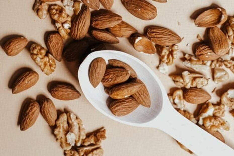 Regula tu apetito con una colación de almendras