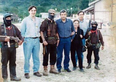 AMLO comparte foto de 1994 donde aparece con el Subcomandante Marcos
