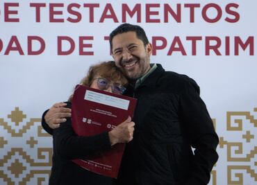 Martí Batres entrega 3 mil 500 testamentos gratuitos a ciudadanos de las 16 alcaldías