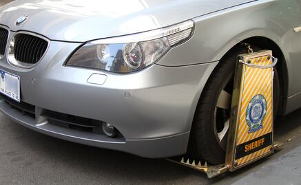 Cosas que NO debes de hacer si le ponen la “araña” a tu auto