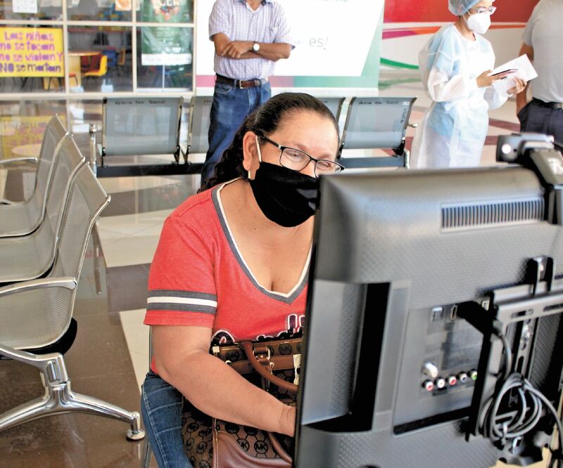 Nora pudo hablar y ver a su mamá sólo por cinco minutos. Foto: FRANCISCO RODRÍGUEZ. EL UNIVERSAL