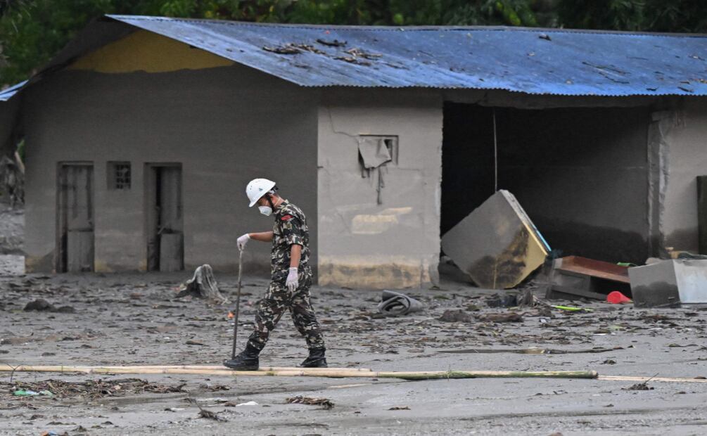 Los esfuerzos de rescate se centran cada vez más en 12 proyectos hidroeléctricos. Foto: AFP/ Prakash MATHEMA