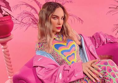 Belinda confirma que las medias y gafas de sol no pueden faltar en tu look durante el otoño