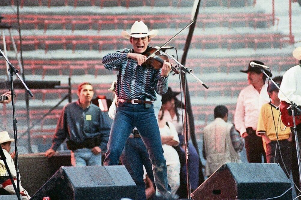El hoy candidato de MC dijo que los últimos 30 años se ha dedicado de lleno a la música, pero que le interesa ver por la salud de los niños y las mujeres. FOTO: ARCHIVO EL UNIVERSAL