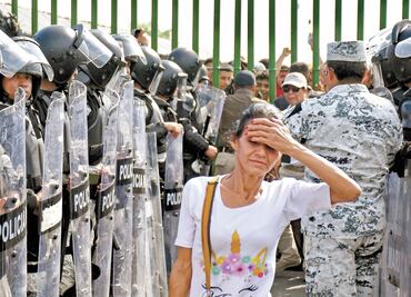 Prohíbe juez federal de EU expulsión de familias migrantes a México