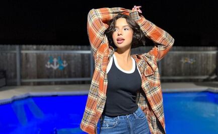 Ángela Aguilar luce jeans acampanados que estilizan la figura