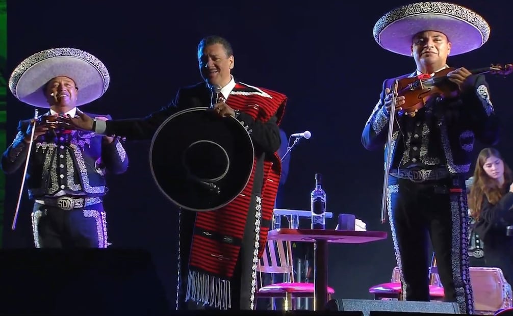 José Alfredo Jiménez Medel durante el homenaje al cantante y compositor mexicano José Alfredo Jiménez "El Rey de la Canción Ranchera", hecha en el Zócalo de la Ciudad de México el 15 de septiembre de 2026. Foto: Captura de pantalla