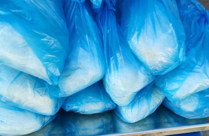 Guardia Nacional asegura paquetes de aparente cristal en empresas de mensajería en Culiacán