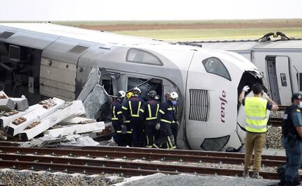 Al menos dos muertos tras choque de tren contra auto en España