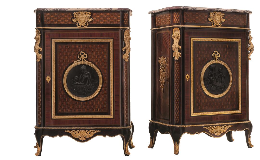 La pareja de la cómoda francesa