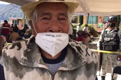 “El picazo”, exboxeador de 93 años, es vacunado contra Covid-19 en Naucalpan