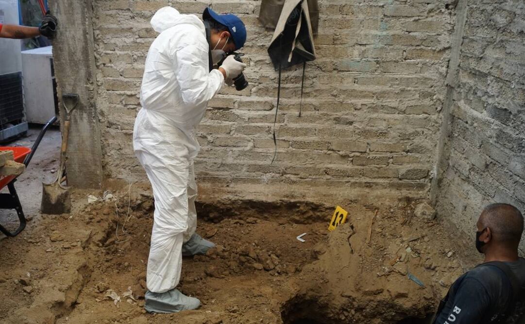 Peritos hallaron más huesos, ropa y artículos de mujer. Foto: Especial.