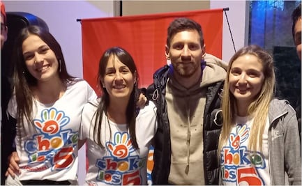 Messi sorprende a invitados y organizadores de una fiesta infantil