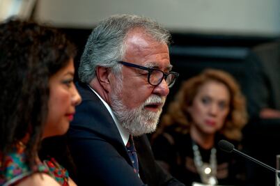 PRD medirá con encuesta la popularidad de Encinas en Edomex