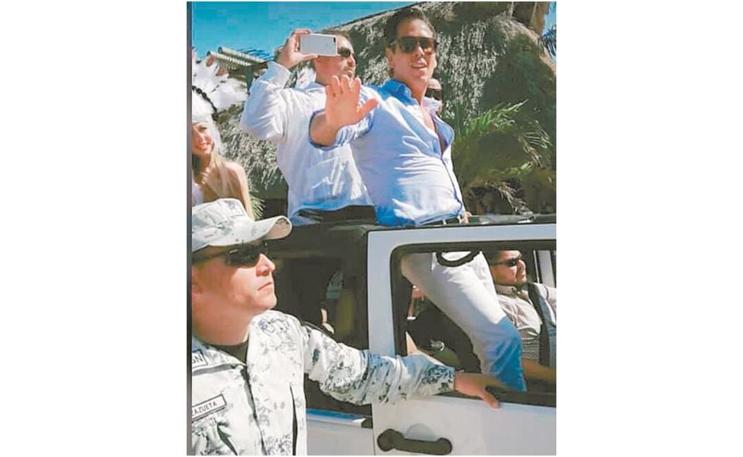 Polémica. Imágenes y videos muestran a elementos de la Guardia custodiando a Roberto Palazuelos en el carnaval. ESPECIAL