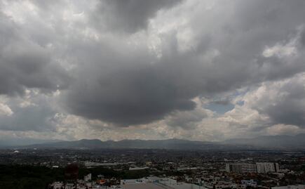 Huracán "Genevieve" se degrada a categoría 3 y avanza a costa mexicana