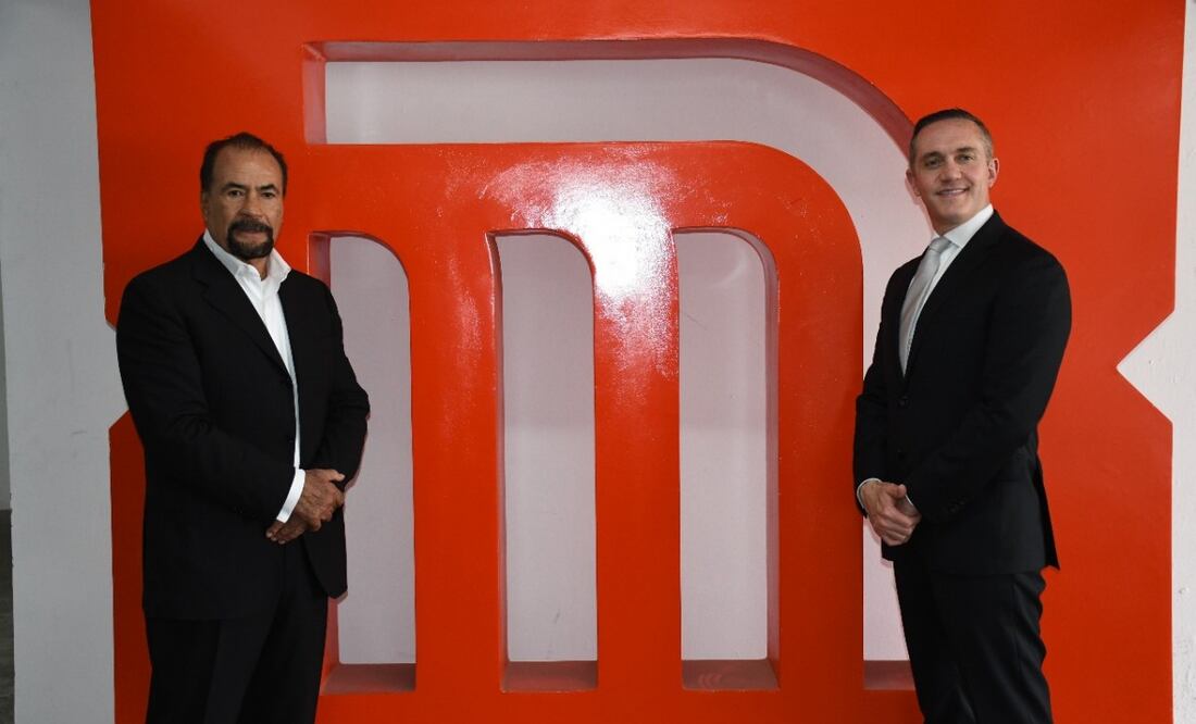Adrián Rubalcava, director General del Sistema de Transporte Colectivo (STC), y Fernando Espino Arévalo, Presidente del Comité Ejecutivo Nacional del Sindicato Nacional de Trabajadores del Metro. Foto: Especial