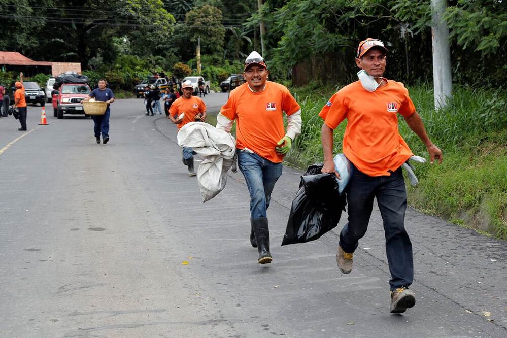 Guatemala ordena evacuación por nuevo flujo piroclástico en volcán de Fuego