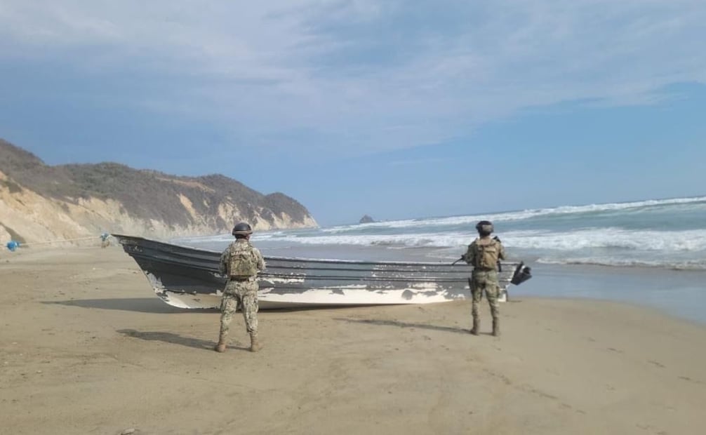 Gabinete de Seguridad reporta el aseguramiento de una embarcación con aproximadamente 265 kilogramos de cocaína en Michoacán este miércoles 8 de abril de 2026. Foto: X @GabSeguridadMX