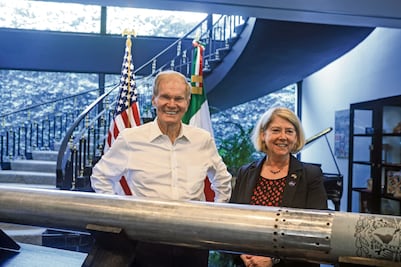 Cambio climático domina charla entre AMLO y NASA