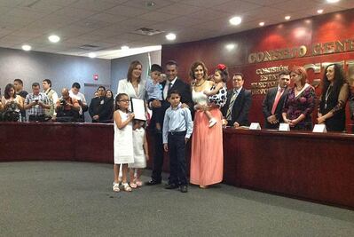 Dan constancia al "Bronco"