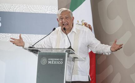 AMLO dice que le molesta la hipocresía del PRI y PAN y "reservó" sus palabras sobre el proceso electoral