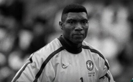 Peter Rufai, histórico portero nigeriano murió a los 61 años; jugó dos mundiales