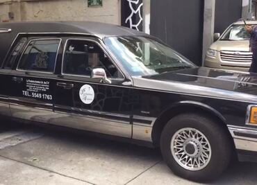 Llega cuerpo del estudiante Leonardo Avendaño a funeraria en Calzada de Tlalpan